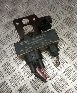 Skoda Fabia Mk1 (6Y) Coolant fan relay 1J0919506M 104400000