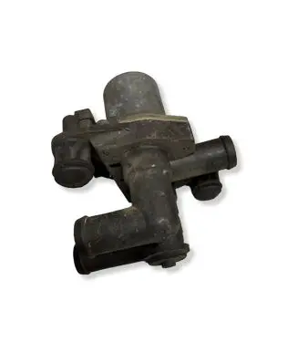 Mercedes-Benz E W124 Coolant heater control valve 0018303484