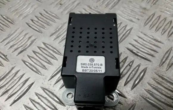 Volkswagen Golf VI Aerial antenna amplifier 5M0035570B