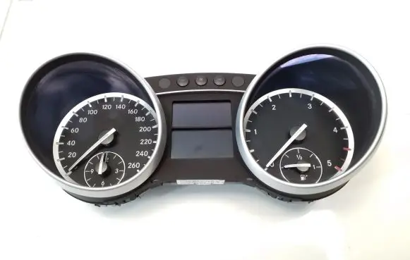 Mercedes-Benz R W251 Speedometer (instrument cluster) A1649008300