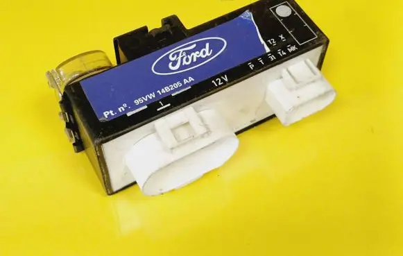 Coolant fan relay