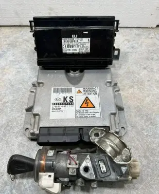 Subaru Legacy Engine control unit/module 22611AP280 88215AG000 88281FG230