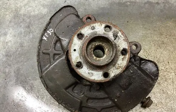 Volvo XC90 Front wheel hub