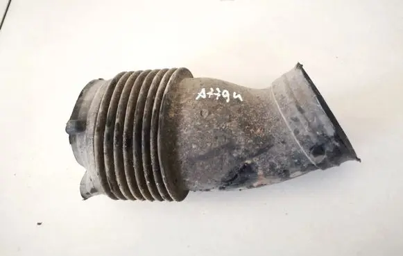 Opel Vectra C Air intake hose/pipe 9177104