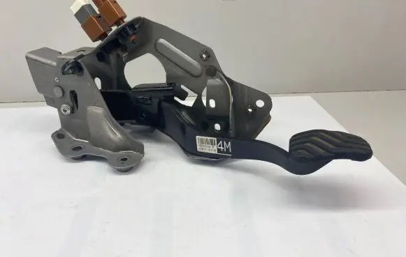 Renault Kadjar Brake pedal 465014EA2B 465014EA2B06