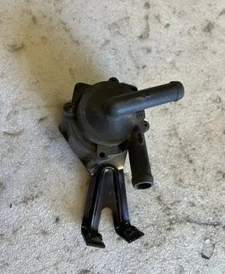 BMW 5 F10 F11 Electric auxiliary coolant/water pump 701899040 70189904