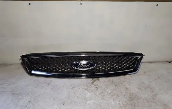 Ford Focus Front bumper upper radiator grill 4M518138AE