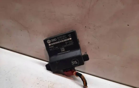 Volkswagen Golf V Gateway control module 1K0907530H 1K0907951
