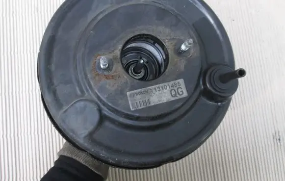 Opel Combo C Brake booster