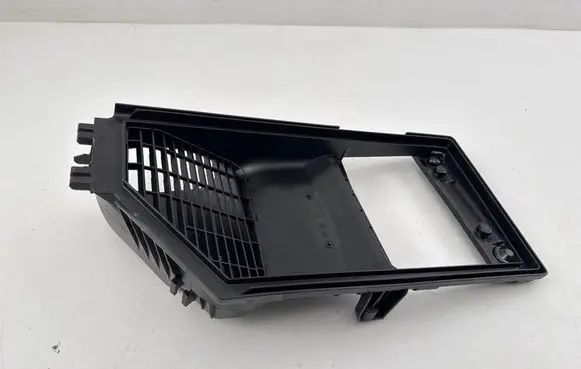 Mercedes-Benz C W205 Air filter box cover A6540900001 724521