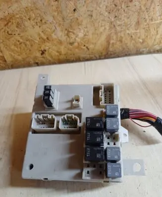 Chevrolet Traverse I Fuse module 71405031 2592339 30880459