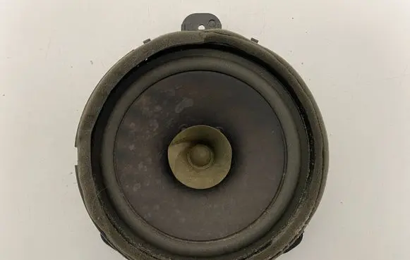 Mitsubishi Grandis Front door speaker MR986442