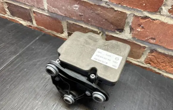 Audi A1 ABS Pump 2Q0614517AQ 2Q0614517M