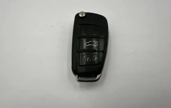Audi A6 S6 C6 4F Ignition key/card 4F0837220R 033140101