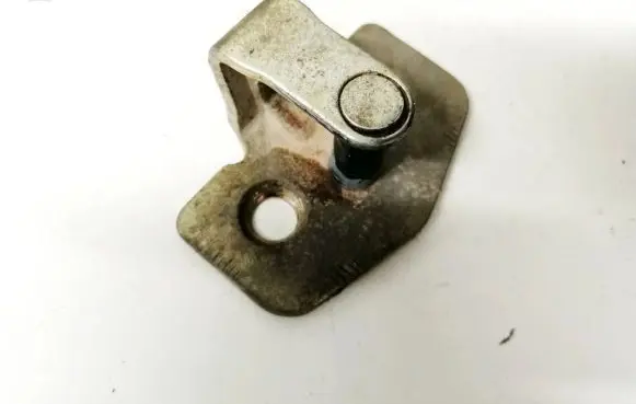 Opel Astra G Rear door lock loop/hook striker 