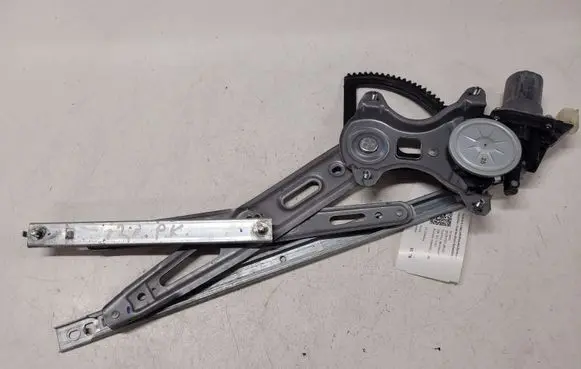 Hyundai i20 (PB PBT) Front door window regulator with motor 988101J100 2621004680