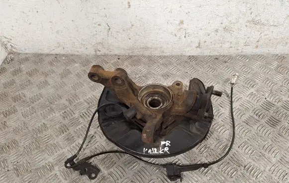 Toyota Corolla Verso AR10 Front wheel hub 4350205040 8954302040