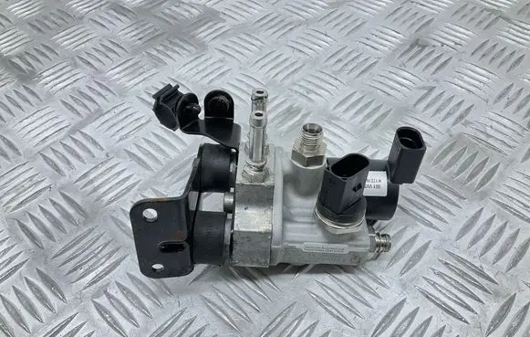 Skoda Octavia Mk3 (5E) Fuel pressure regulator 1S0906035B 5Q0906009F