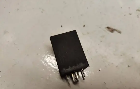 Volkswagen PASSAT B4 Other relay 3579001001