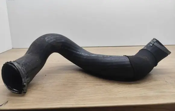 Volvo XC70 Intercooler hose/pipe 30792545