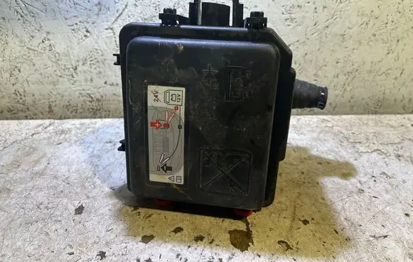 Peugeot 208 Fuse box set 1412202215 4540047 12921