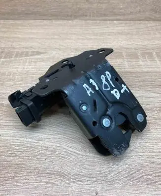 Audi A3 S3 8P Tailgate/trunk/boot lock/catch/latch 8P4827505B