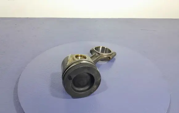 Volkswagen PASSAT CC Piston 