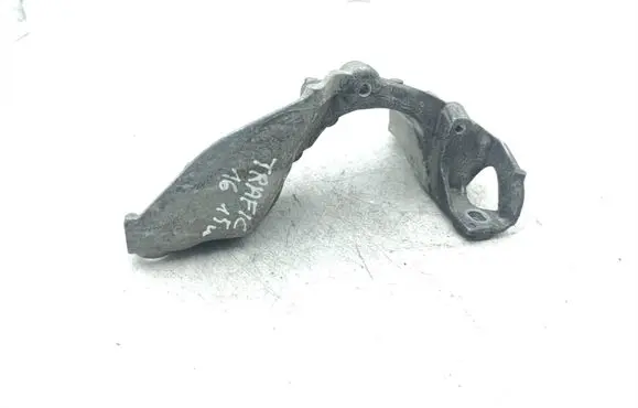 Renault Trafic III (X82) EGR valve cooler bracket 147174072R