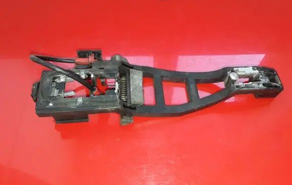 Rear door exterior handle/bracket