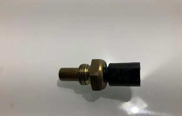 Mercedes-Benz E W212 Coolant temperature sensor A0051532328 0051532328