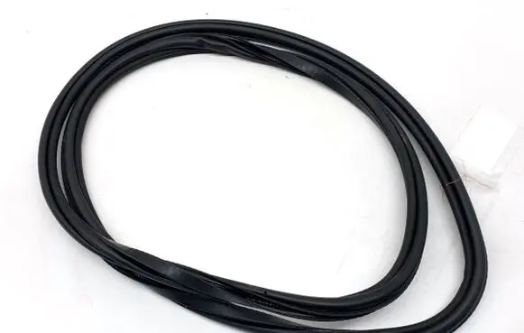 Volvo S90, V90 Rubber seal front door (on door) 31689002