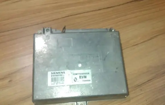 Renault Espace II Engine control unit/module 7700855528 s100820102c