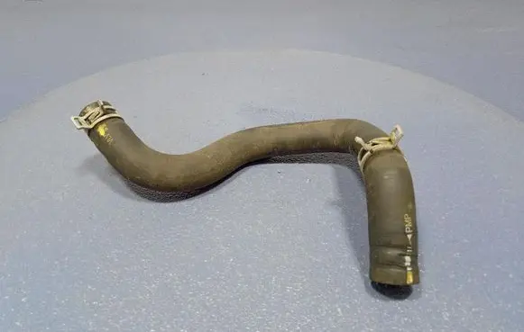 Ford Mustang I Engine coolant pipe/hose