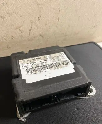Peugeot 5008 Airbag control unit/module 9685506177
