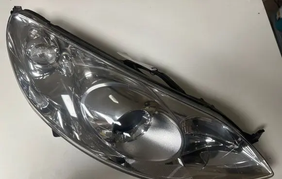 Peugeot 407 Headlight/headlamp 0301213202 E11682 22ATE01