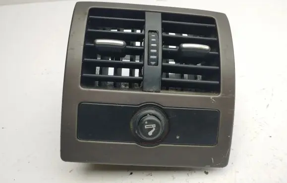 Audi A6 S6 C5 4B Rear air vent grill 4B0819203