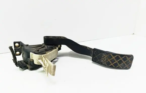 Volkswagen Golf IV Accelerator throttle pedal 1J1721503H