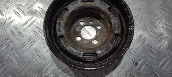Audi A4 S4 B5 8D Crankshaft pulley 058105251e