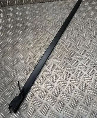 BMW XM Windshield trim 9447360