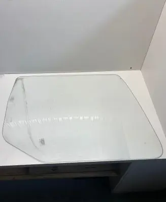 Mercedes-Benz Sprinter W906 Front door window glass four-door DOT27AS2M320 E000184