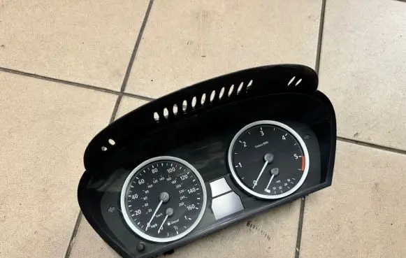 BMW 5 E60 E61 Speedometer (instrument cluster) 6934312 A0040025 6958601