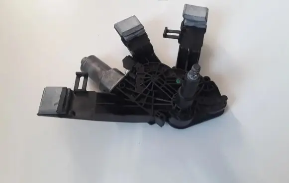 Peugeot 308 Rear window wiper motor 9677680580