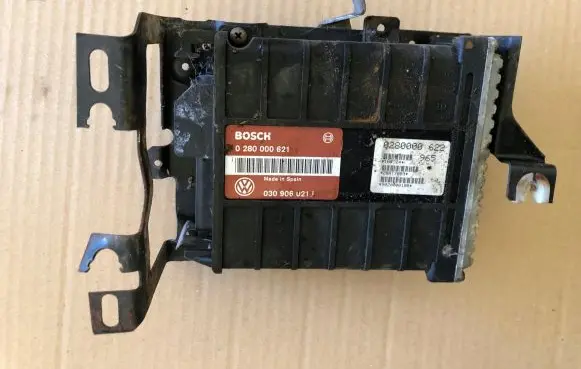 Volkswagen Golf II Engine control unit/module 0280000621