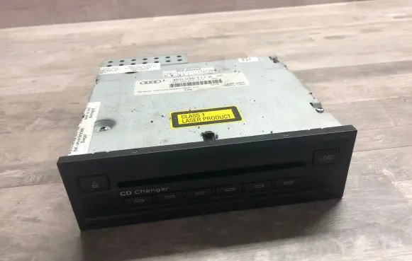 Audi A8 S8 D3 4E CD/DVD changer 4E0035111A 4E0910111F