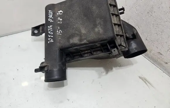 Toyota Prius (XW30) Air filter box 1781237030
