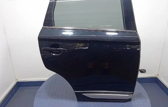 Mitsubishi Outlander Rear door