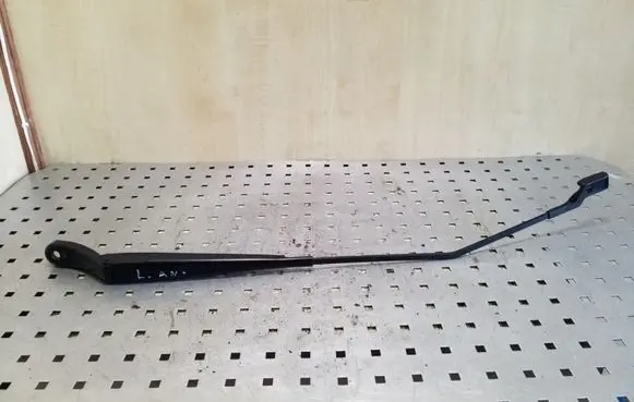 Peugeot 208 Front wiper blade arm 9673916880