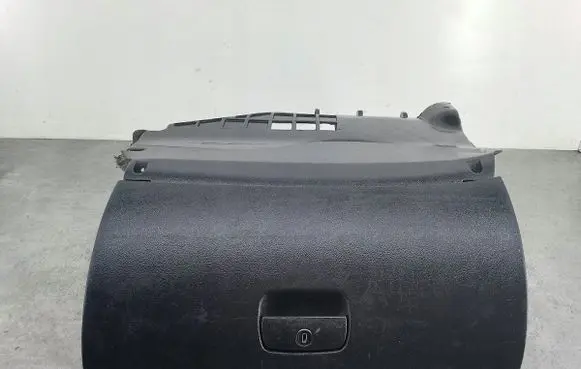 Skoda Superb B5 (3U) Glove box