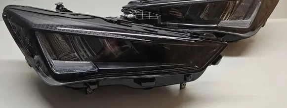 Seat Leon IV Headlight/headlamp 5FB941005D 5FB941006D SE065