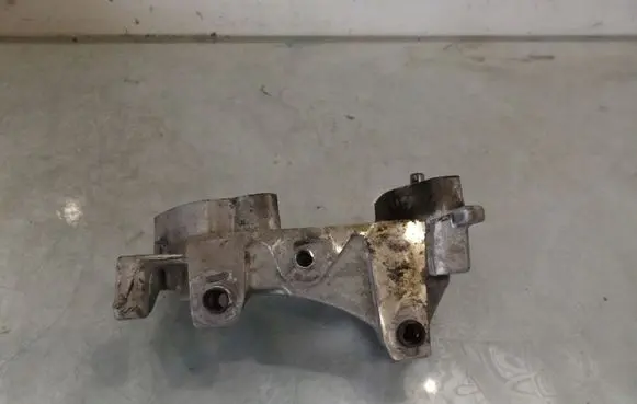 Peugeot 206+ Engine mounting bracket 9643574880